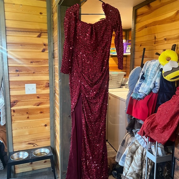 Elegant Burgundy Sequin Gown - Picture 1 of 4